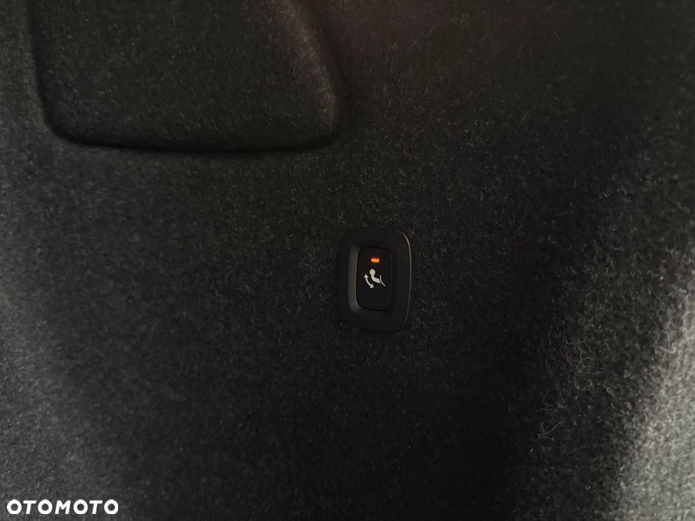 Volvo XC 40 - 30