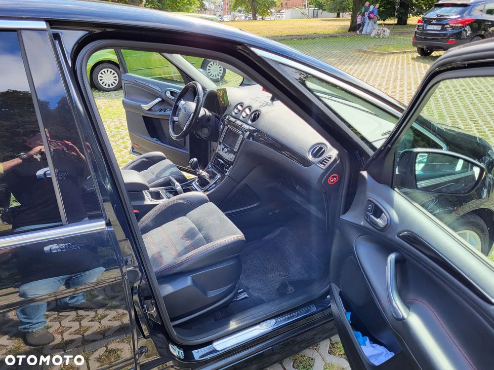 Ford S-Max - 12