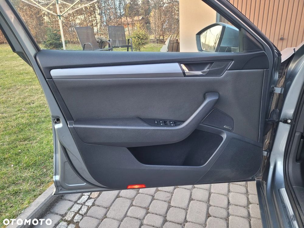 Skoda Superb 2.0 TDI Style - 10