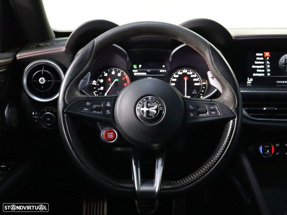 Alfa Romeo Stelvio 2.9 T Quadrifoglio AT8 Q4 - 17