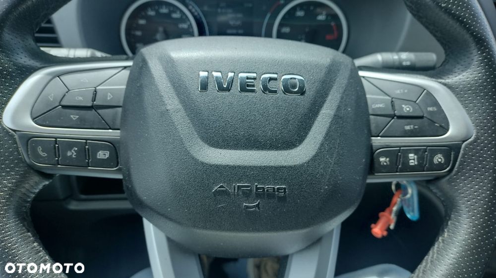Iveco DAILY 50C18 BLIŹNIAK 3l KONTENER 8EP WINDA 1000kg LED - 23