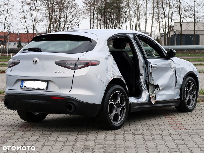 Alfa Romeo Stelvio 2.0 Turbo Sprint Q4 - 9