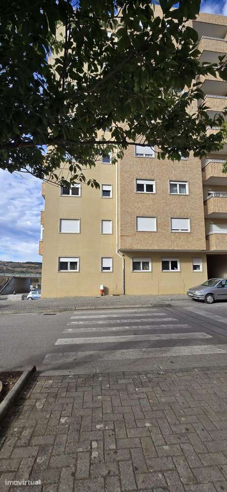 Apartamento T2 com Vista para a Montanha em Bragança - Grande imagem: 3/7