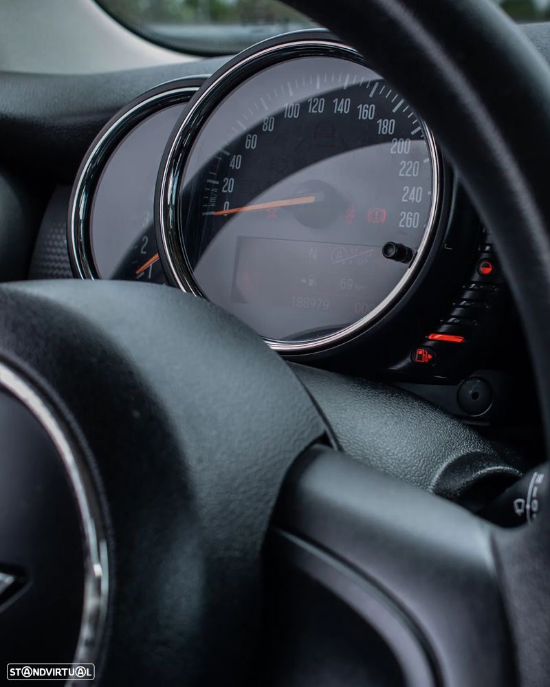 MINI 3 Portas One D - 16