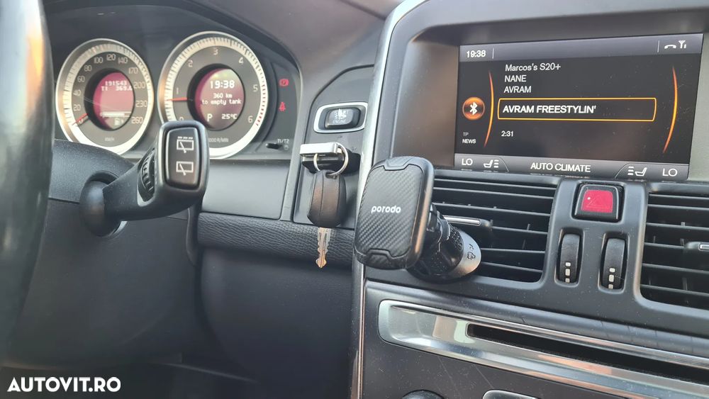 Volvo XC 60 D5AWD Ocean Race - 25