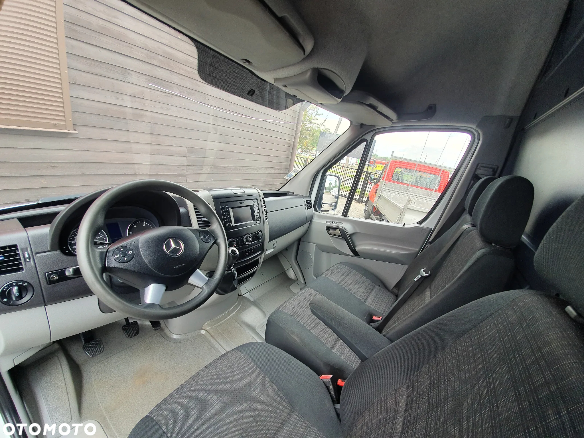 Mercedes-Benz SPRINTER - 12