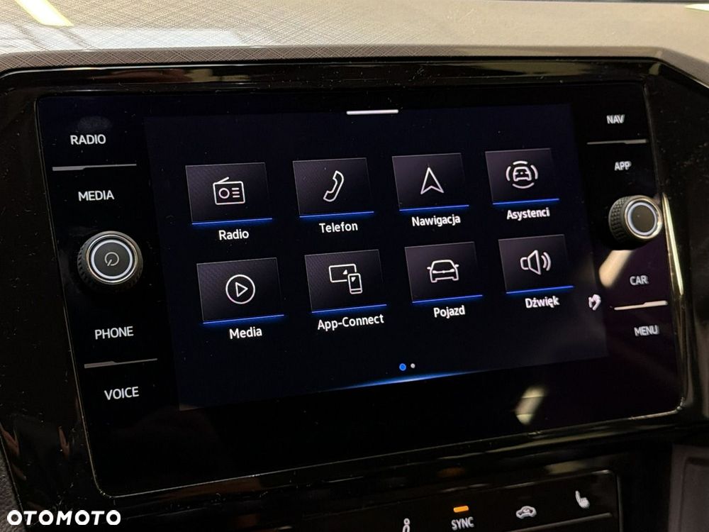 Volkswagen Passat - 25