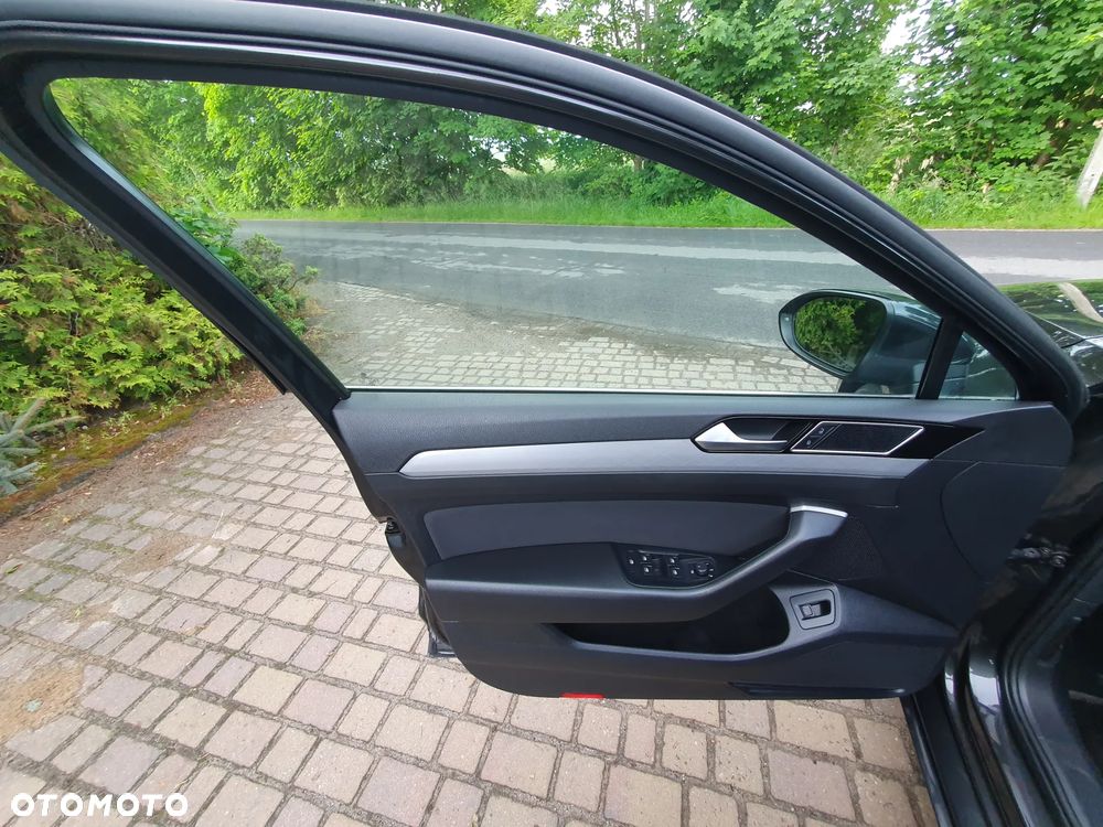 Volkswagen Passat 2.0 TDI SCR DSG Business - 9
