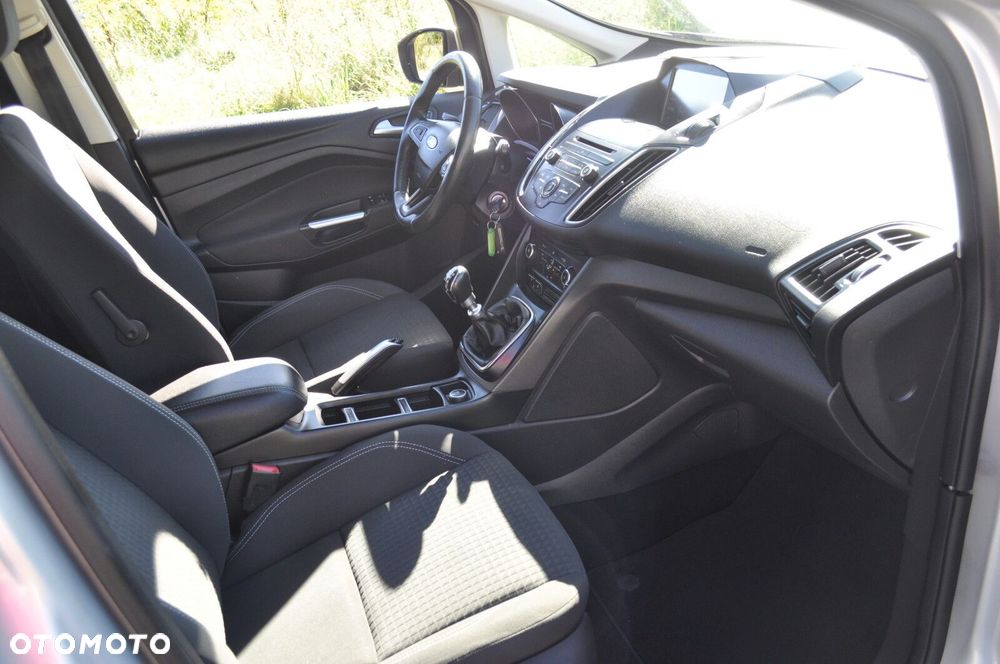 Ford Grand C-MAX - 11