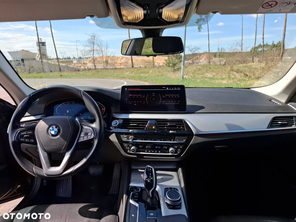 BMW Seria 5 518d - 10