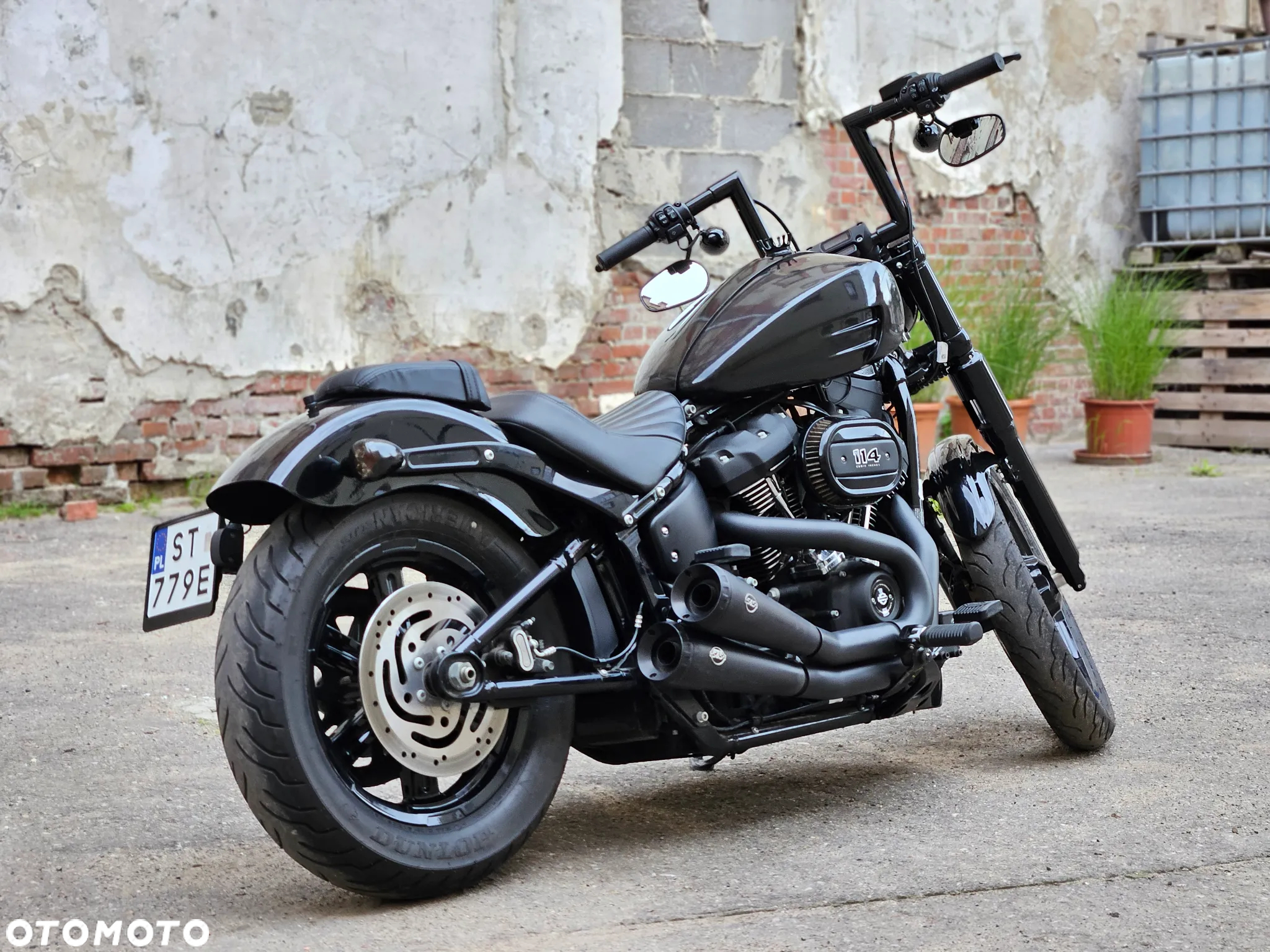 Harley-Davidson Softail Street Bob - 13