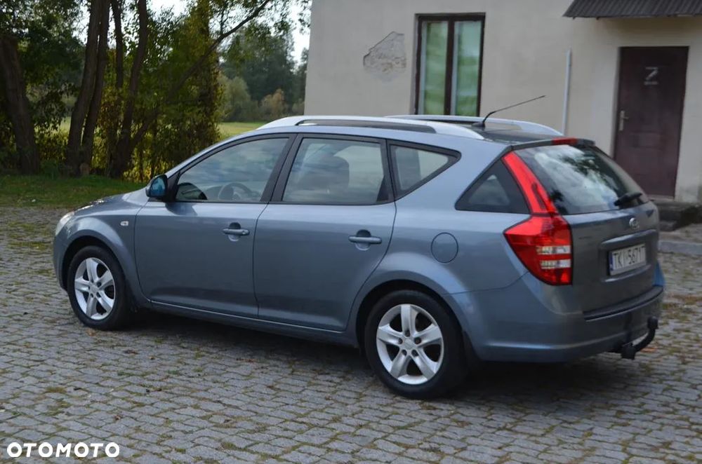Kia Ceed Cee'd 1.6 Comfort + - 7