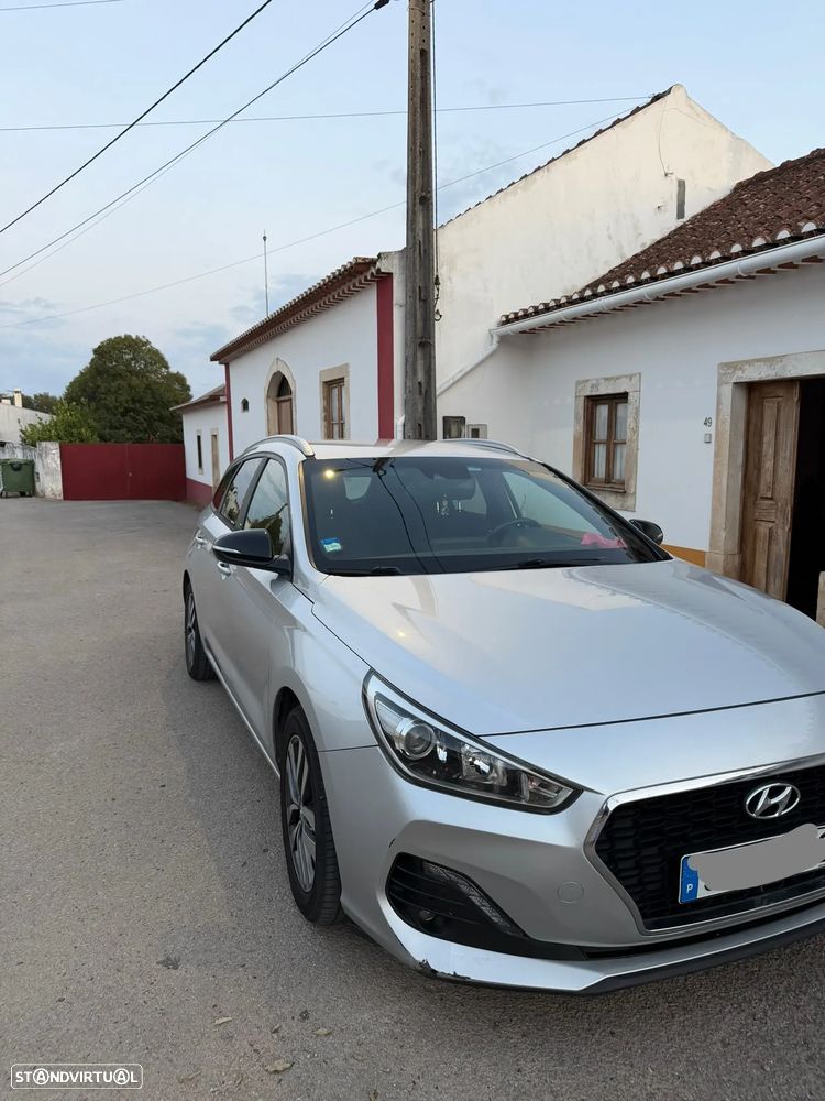 Hyundai i30 SW 1.6 CRDi Blue GO! DCT - 6
