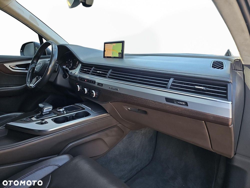 Audi Q7 - 25