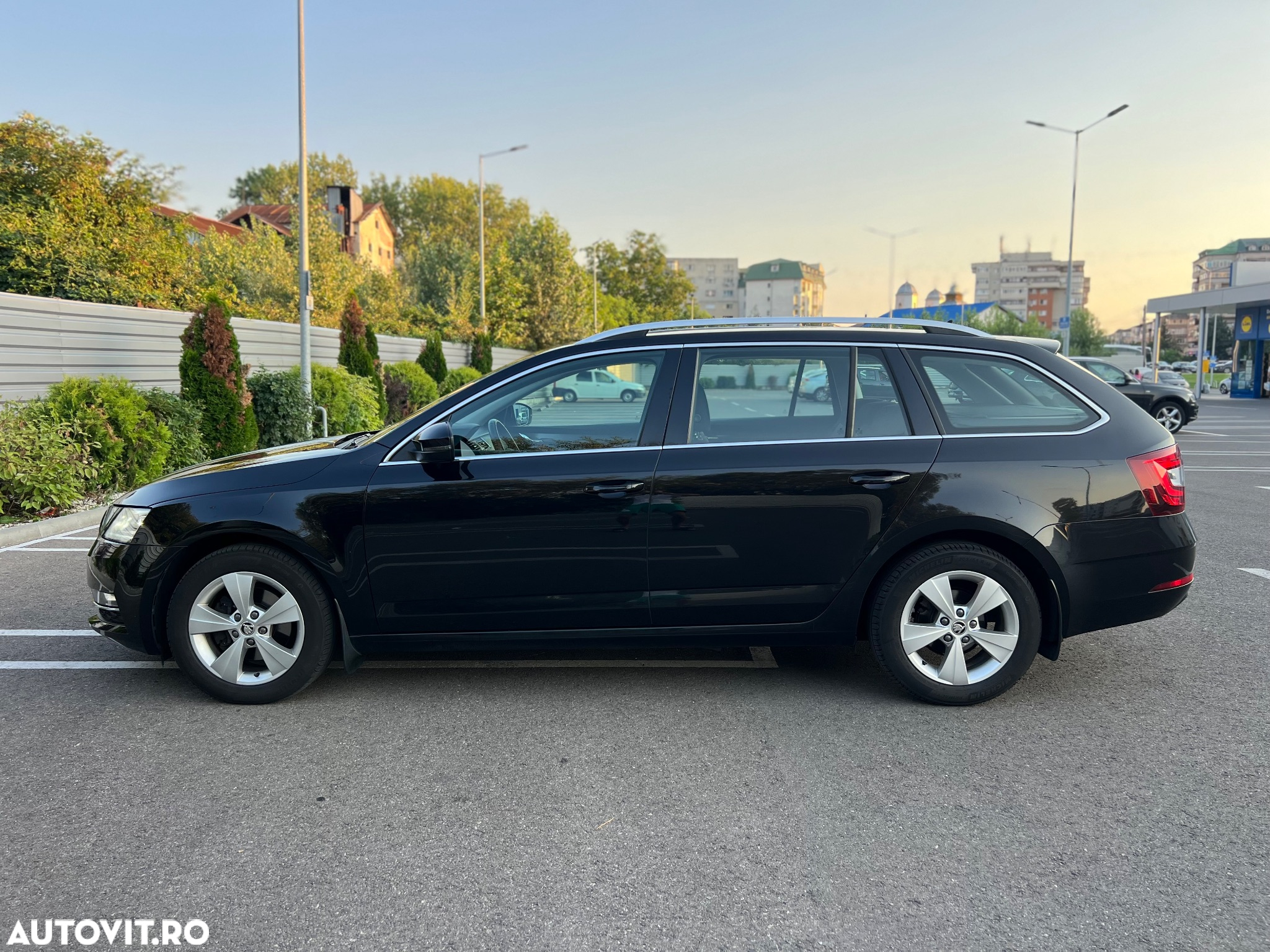 Skoda Octavia 2.0 TDI DSG Style - 20