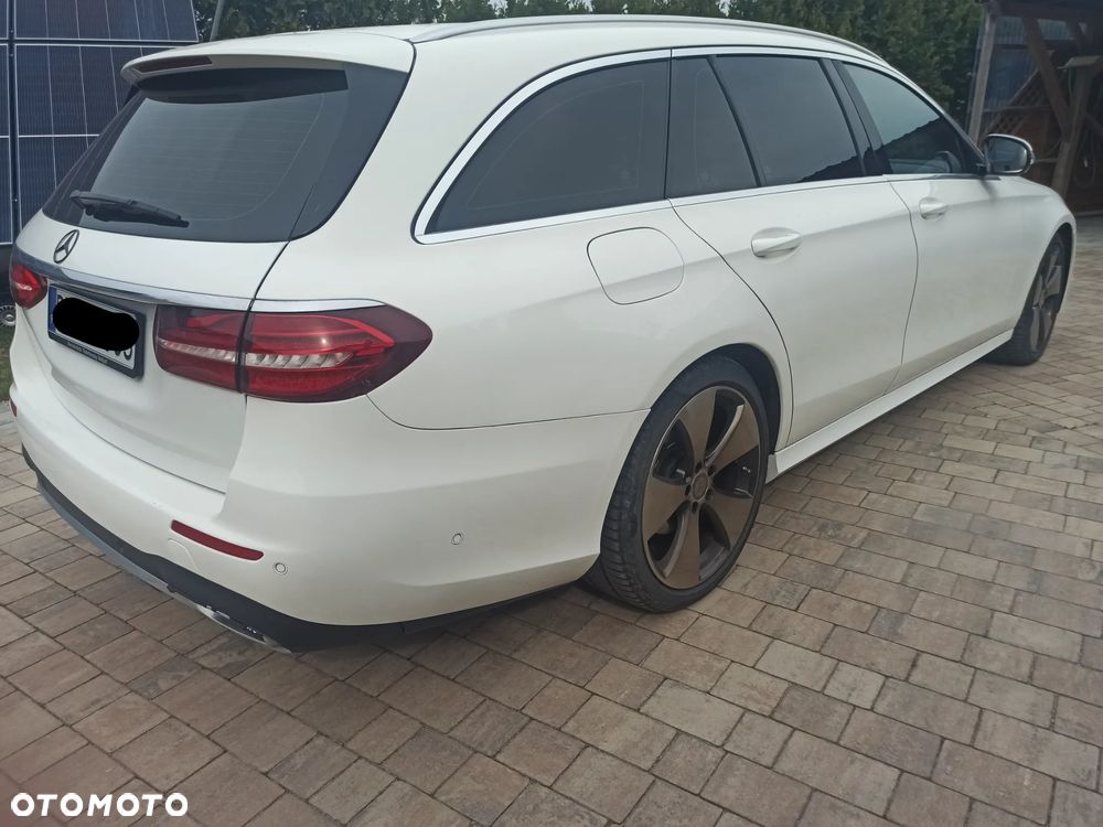 Mercedes-Benz Klasa E 220 d 9G-TRONIC AMG Line - 4