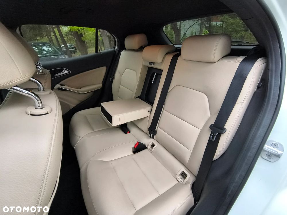 Mercedes-Benz GLA 250 4Matic 7G-DCT Activity Edition - 33