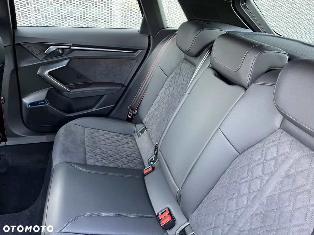 Audi RS3 Sportback - 19