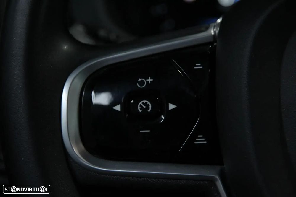 Volvo XC 60 2.0 B4 R-Design - 8