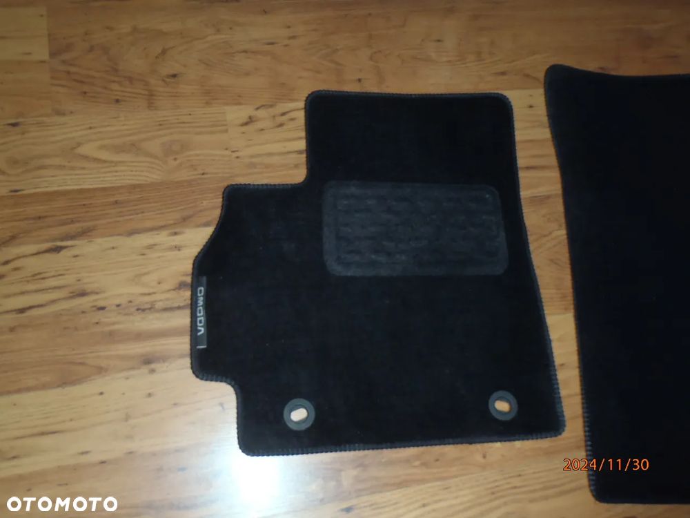 dywanikI dywanik wykładzina welur Chery Omoda 5 22-24r 4 szt ORYGINAŁ - 10