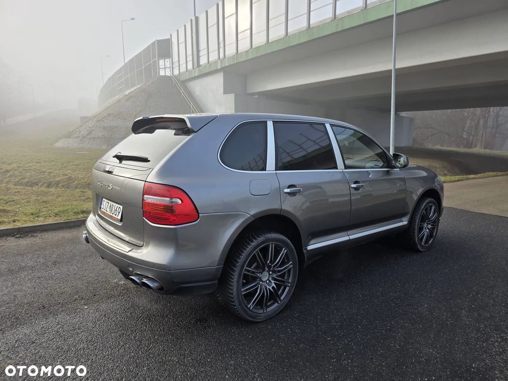 Porsche Cayenne - 5