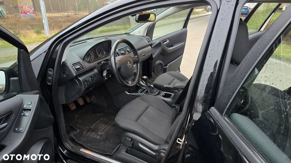 Mercedes-Benz Klasa A 160 BlueEFFICIENCY Avantgarde - 30