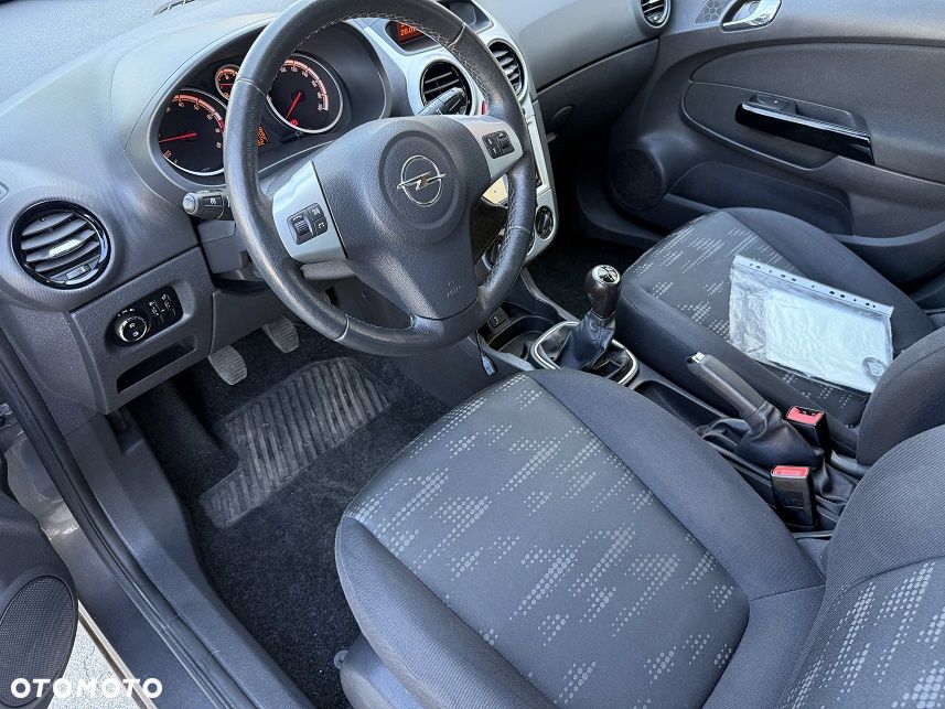Opel Corsa 1.4 Cosmo - 8