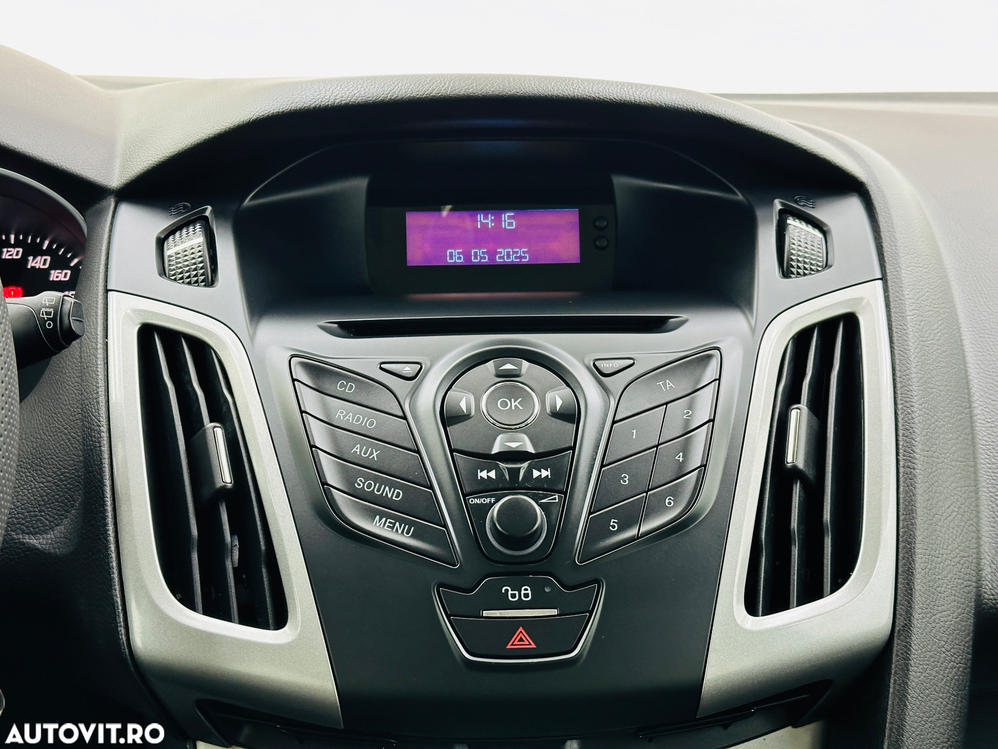 Ford Focus - 27