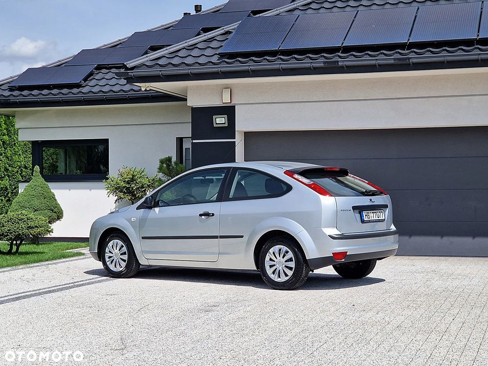 Ford Focus 1.6 16V Ambiente - 18