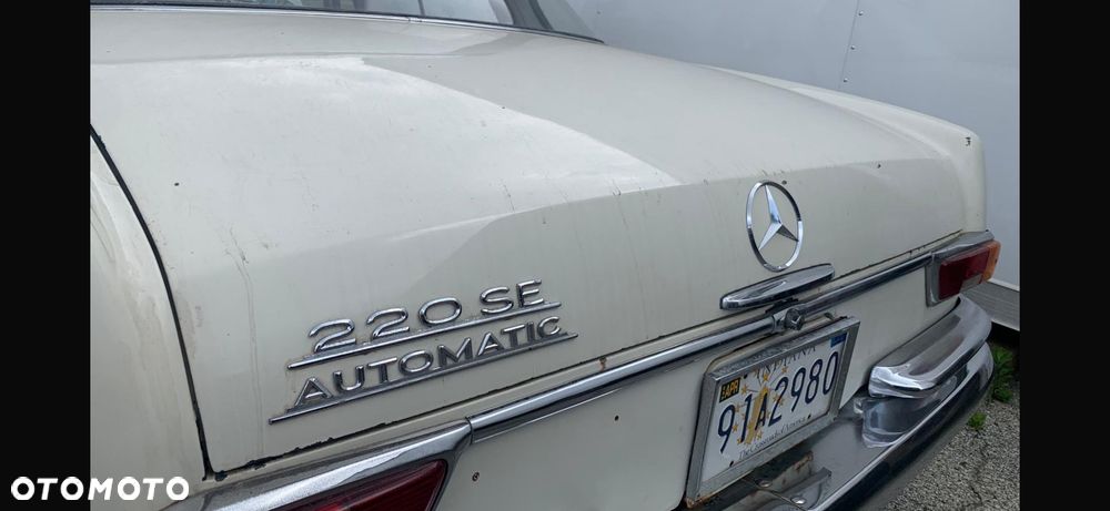 Mercedes-Benz W111 - 13