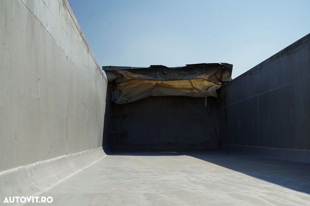 Benalu BENALU / 24 m3 / ALUMINIU / AXĂ RIDICATĂ / GREUTATE: 5.300 KG / PERDĂ ELECTRICĂ / JANTE DIN ALIAJ - 14