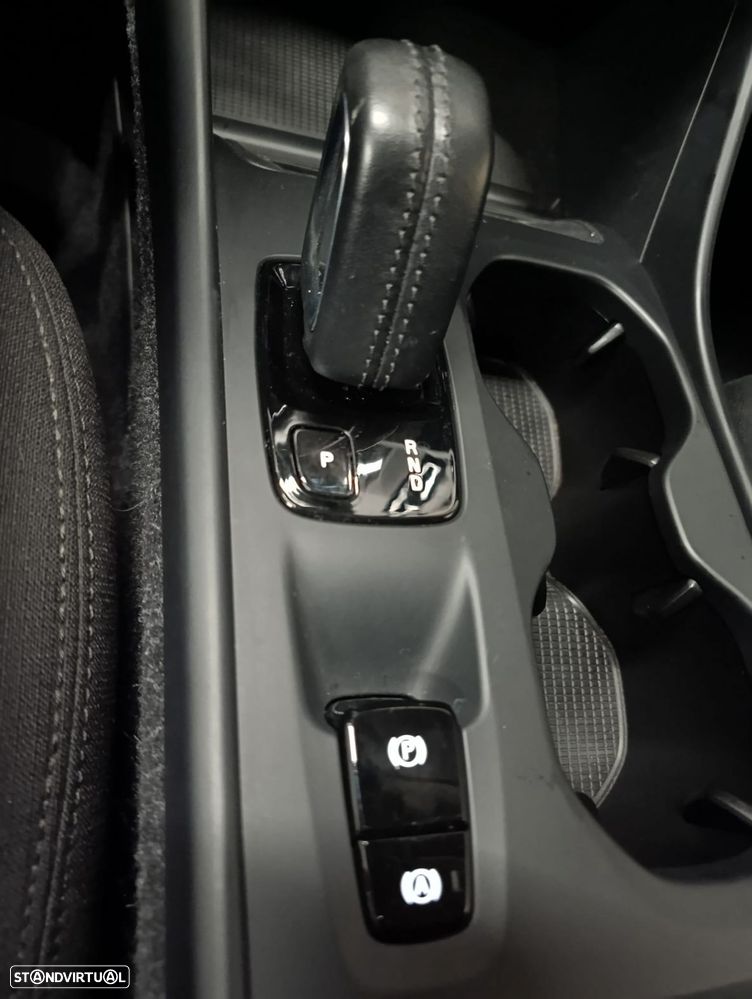 Volvo XC 40 1.5 T2 Momentum Geartronic - 23
