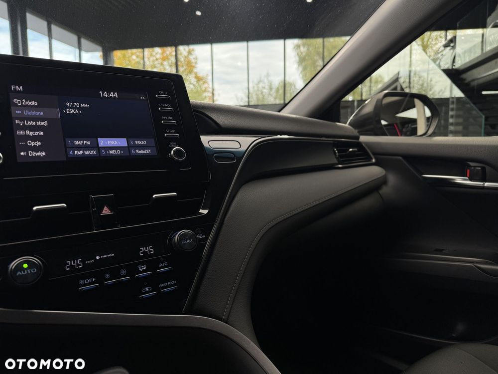 Toyota Camry 2.5 Hybrid Comfort CVT - 30