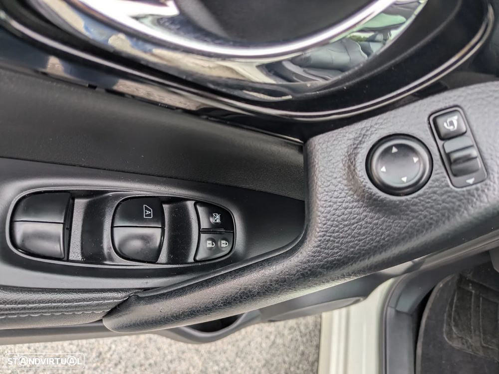 Nissan Qashqai 1.6 dCi Tekna Premium Pele Preta Xtronic - 6
