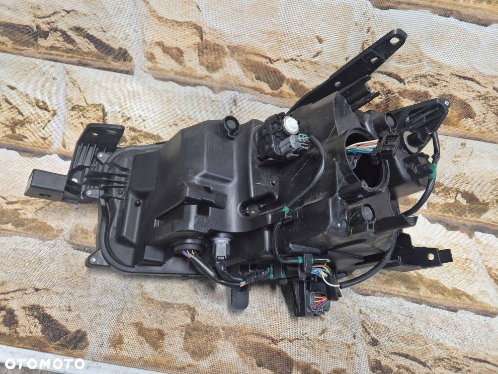 Reflektor Przód strona prawa Mazda CX-30 full led dzienne na żarówkę - 10
