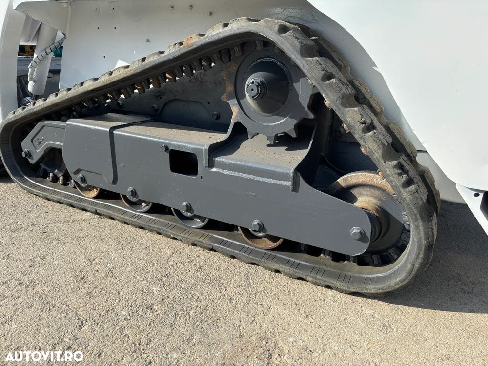 Bobcat T110 - 8