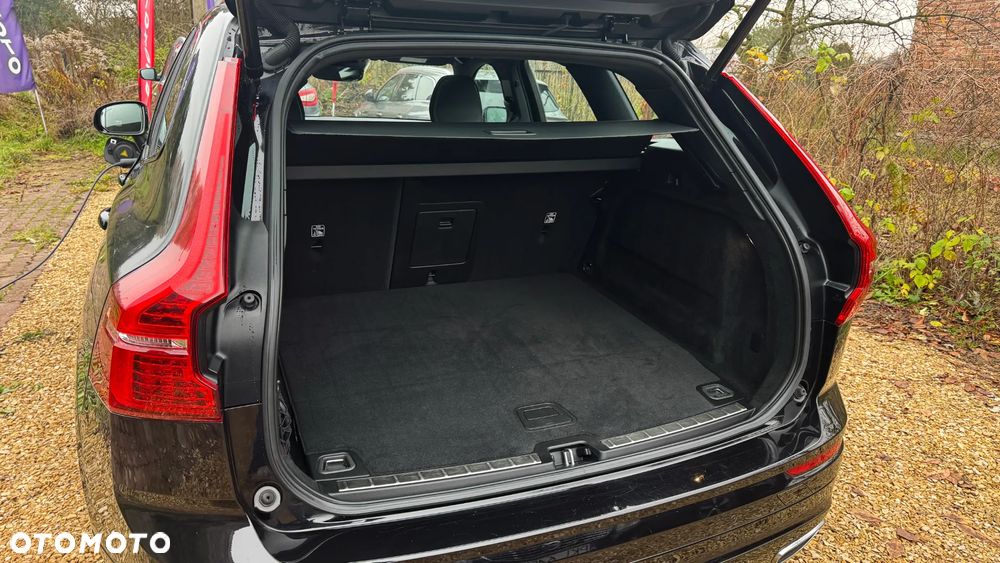 Volvo XC 60 T6 Plug-In Hybrid AWD R-Design - 39