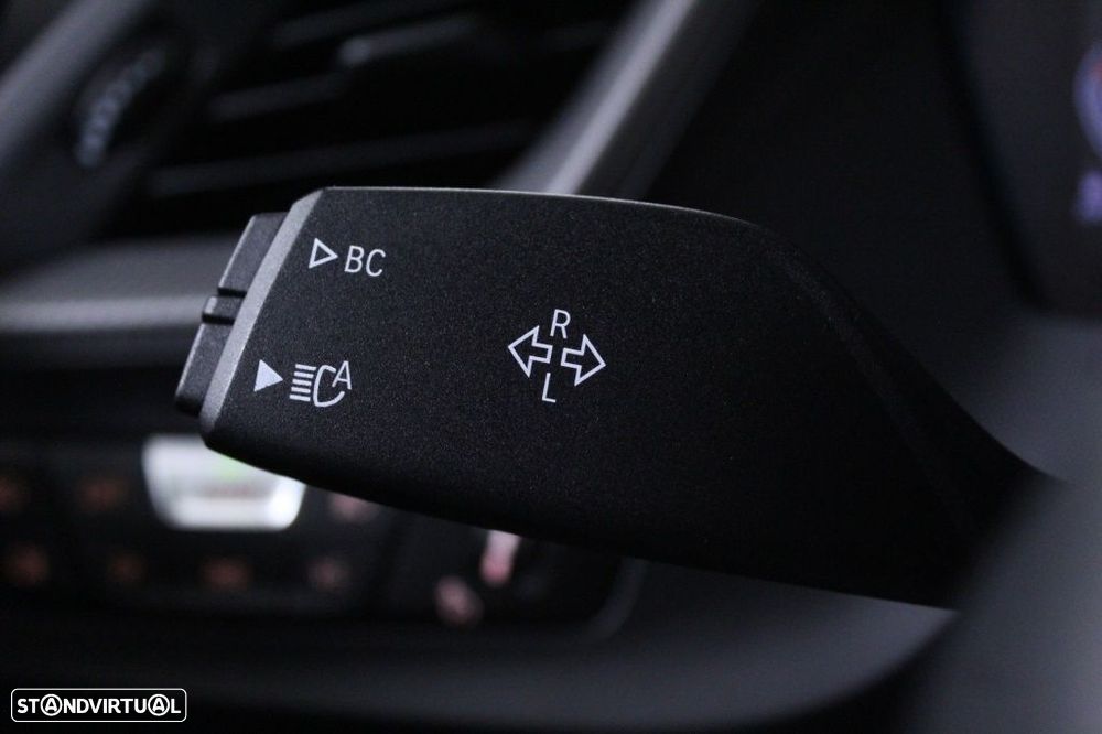 BMW 116 d Pack Desportivo M Auto - 25