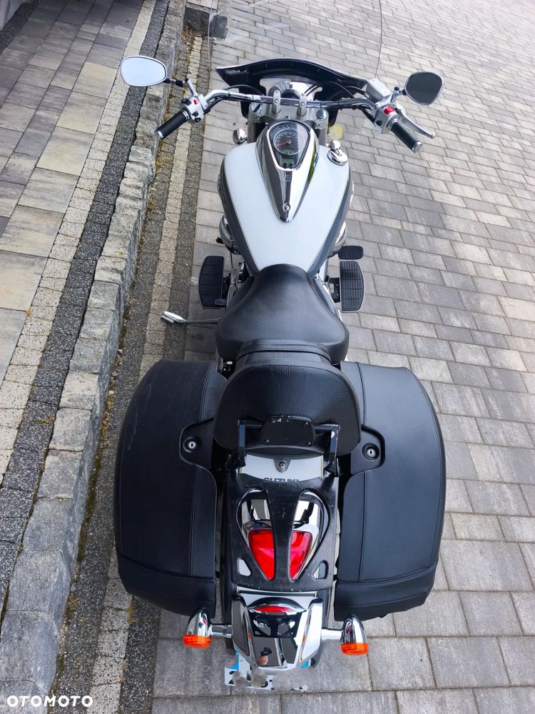 Suzuki Intruder - 12
