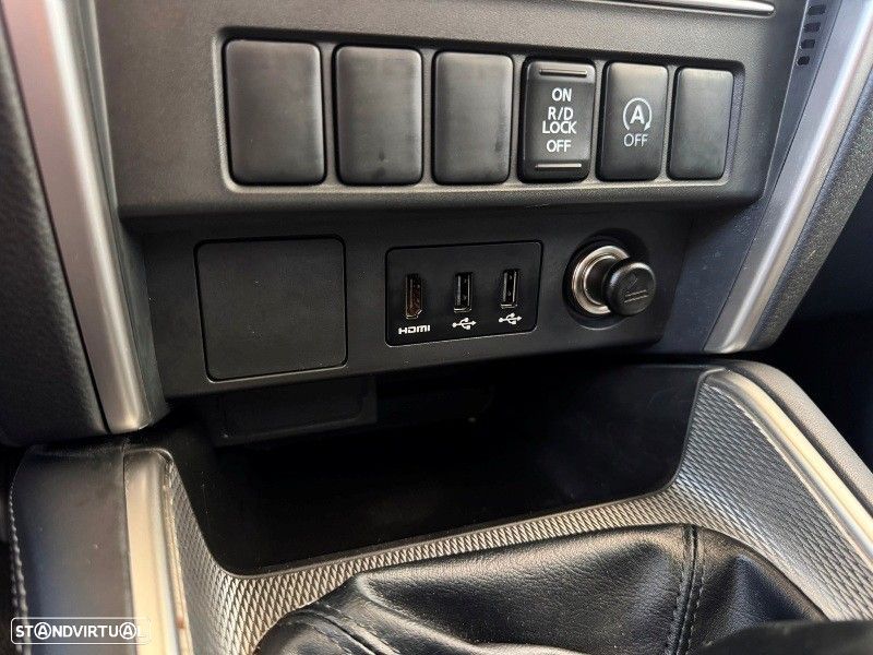 Mitsubishi L200 2.3 DI-D Strakar CD Connect Edition 4WD - 31