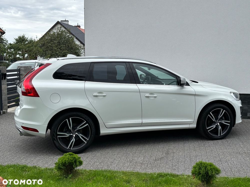 Volvo XC 60 D4 AWD Geartronic RDesign - 17