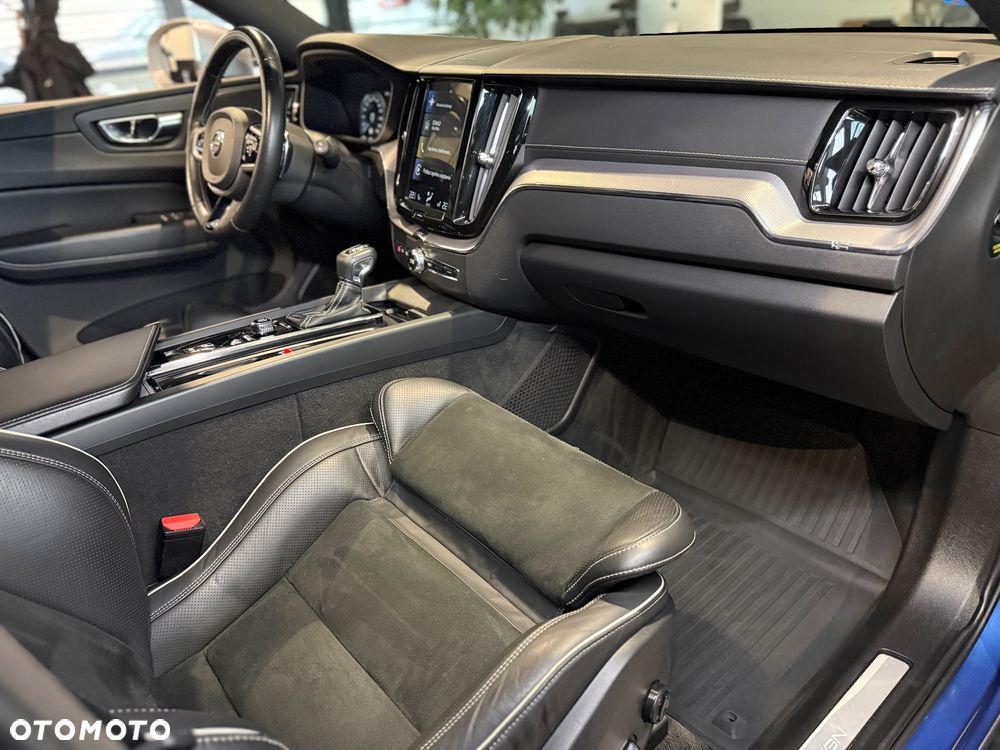Volvo XC 60 T5 GPF AWD R-Design - 12