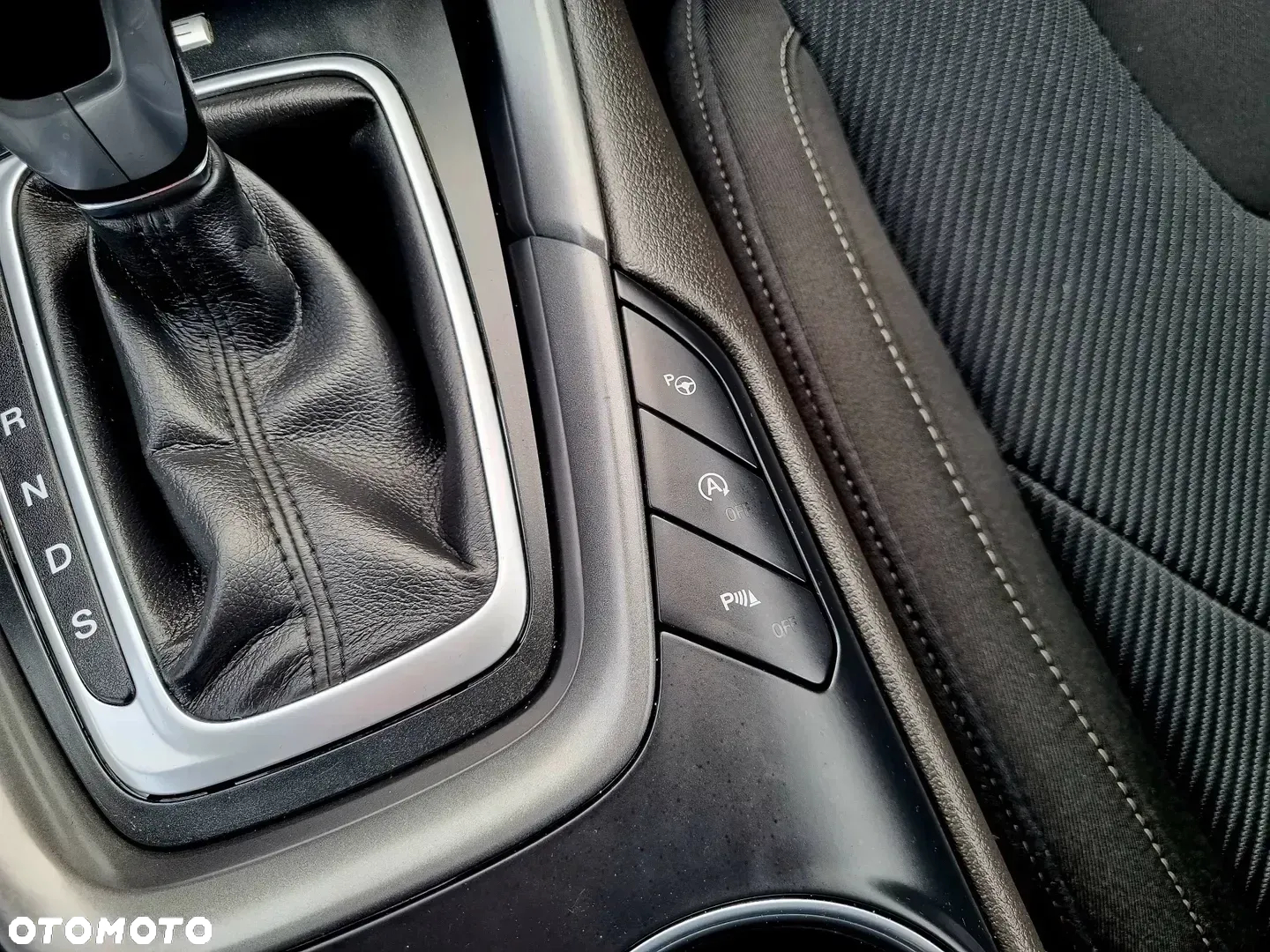 Ford Mondeo 2.0 TDCi Titanium PowerShift - 25