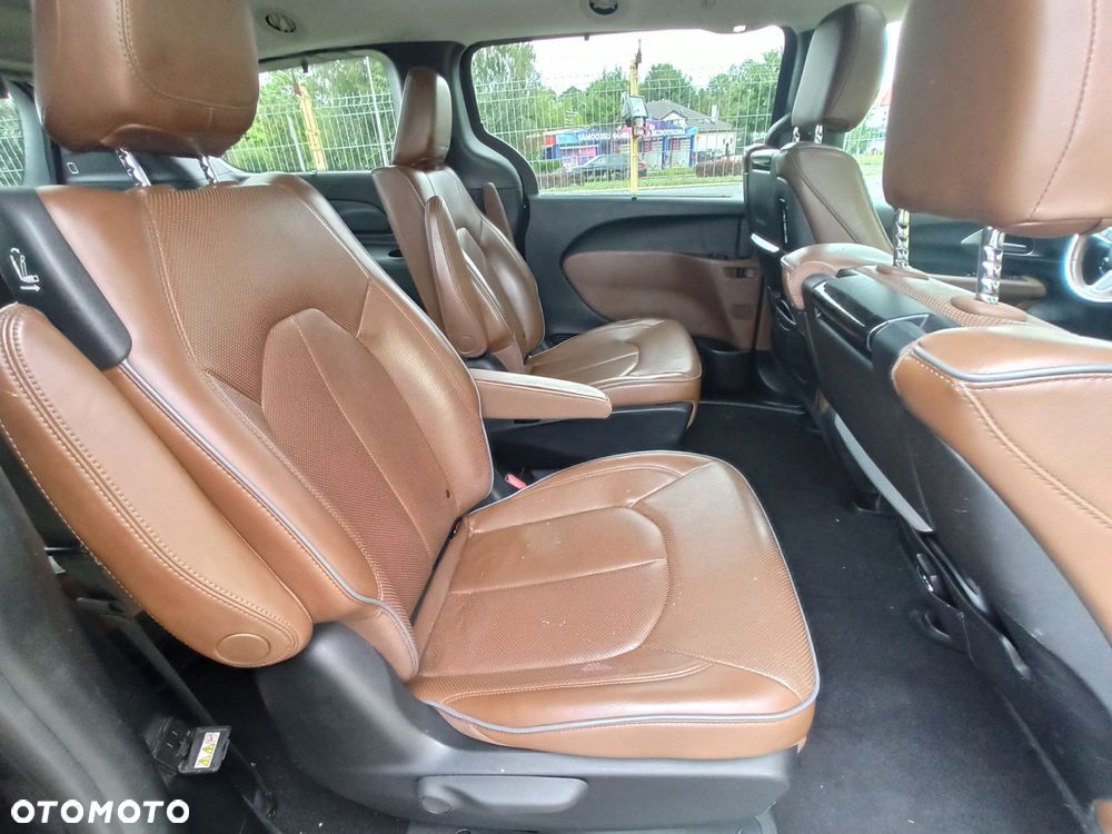 Chrysler Pacifica - 13
