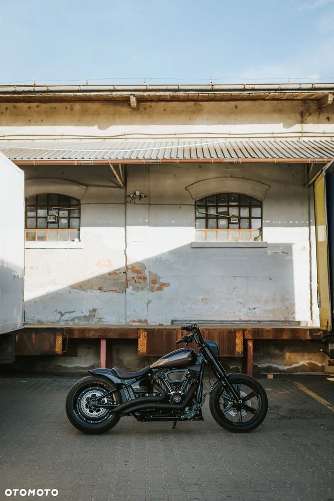 Harley-Davidson Softail Custom - 25