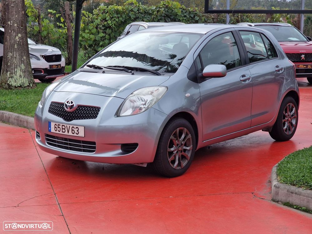 Toyota Yaris 1.0 VVT-i AC Manual - 1