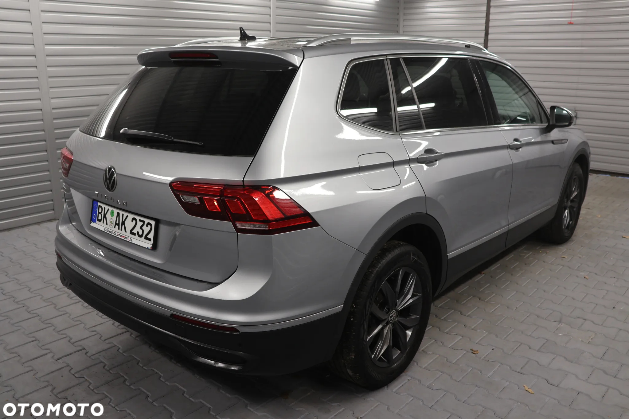 Volkswagen Tiguan Allspace 2.0 TDI SCR DSG Comfortline - 3