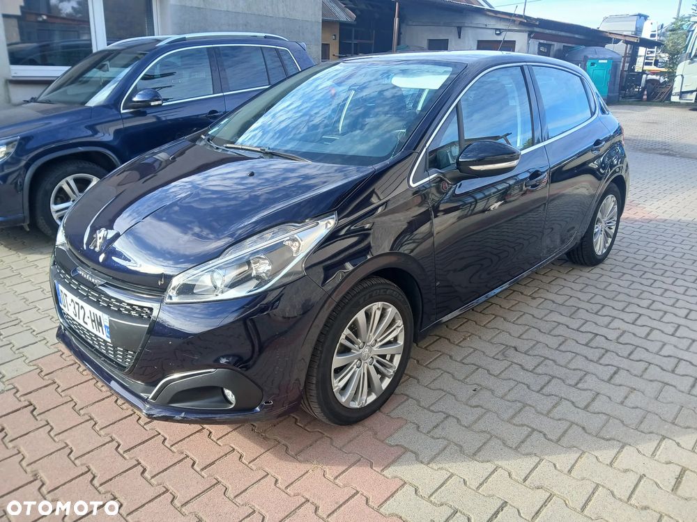 Peugeot 208 - 16
