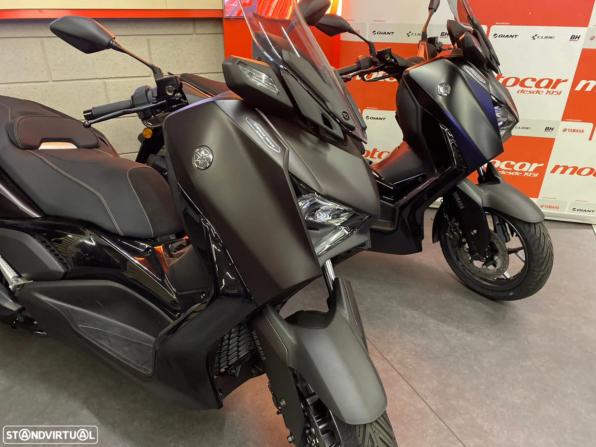 Yamaha X-Max 300 Tech Max - 10