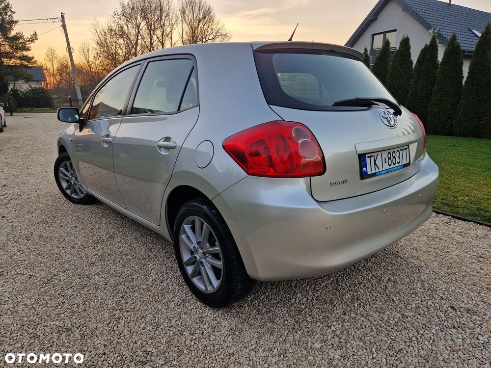 Toyota Auris 1.6 VVT-i Executive - 18